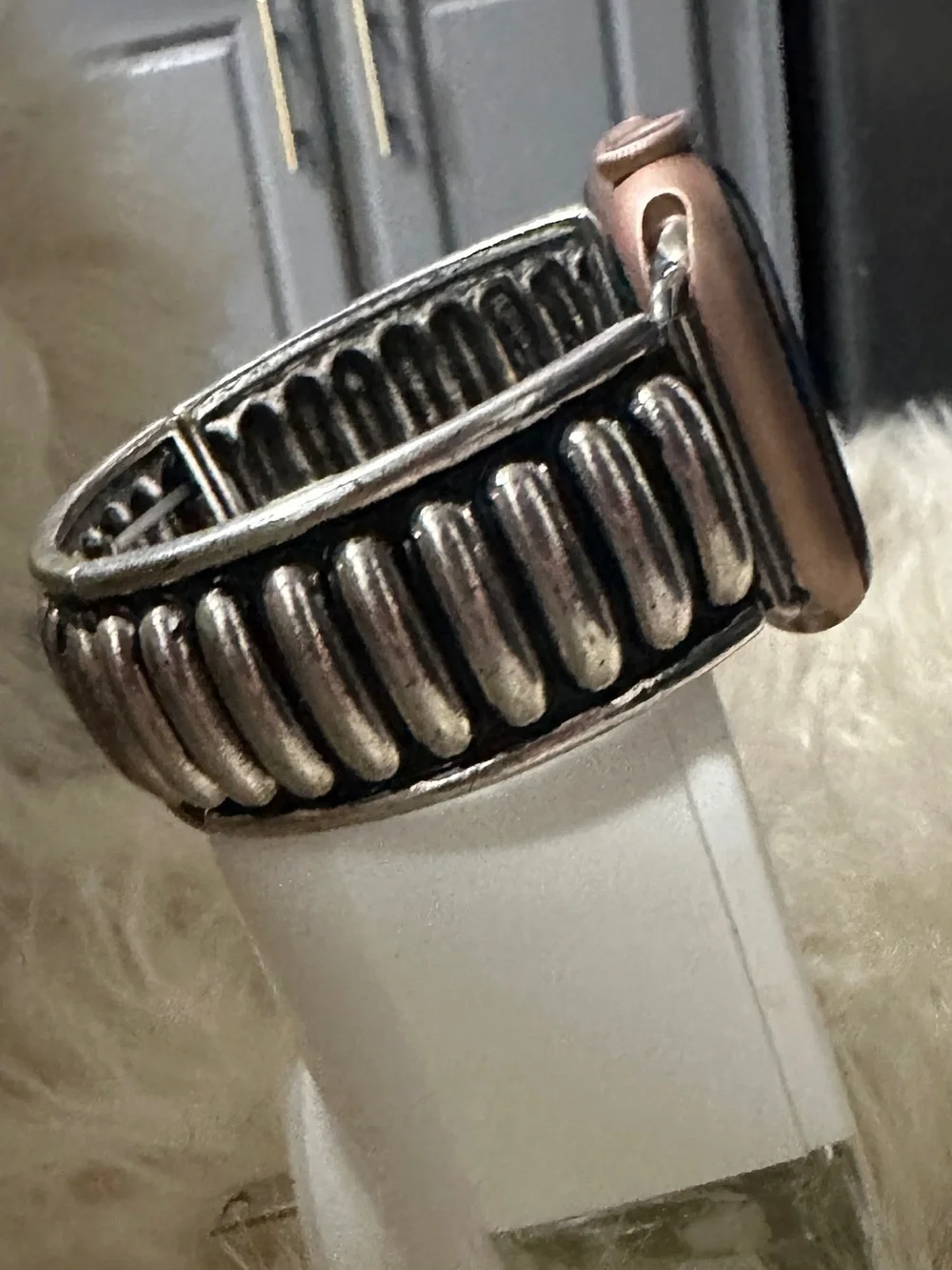 Silver-Tone Ribbed Link Apple Watch band- Metallic Silver